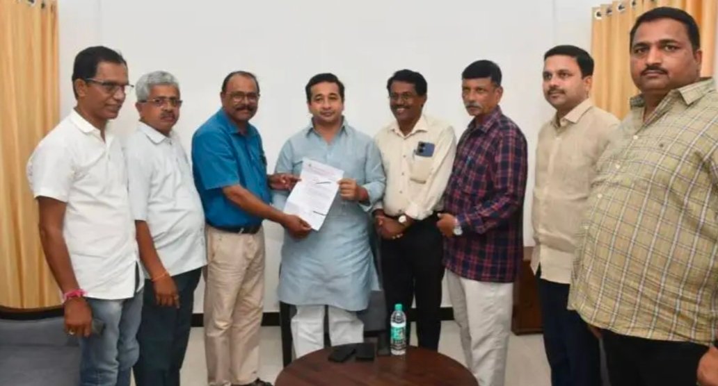 को.म.सा. परिषदेच्या जिल्हास्तरीय साहित्य संमेलनाचे मंत्री नितेश राणे यांना निमंत्रण