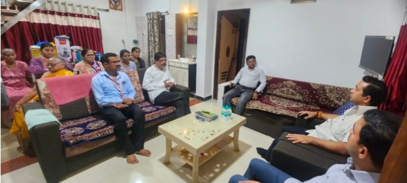पालकमंत्री नितेश राणे यांनी केले खडपकर कुटुंबियांचे सांत्वन