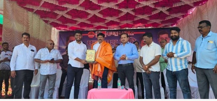 शिवसेना उपनेते संजय आग्रे यांच्या हस्ते “एकनाथ शिंदे चषक 2025” क्रिकेट स्पर्धेचे भव्य उद्घाटन !