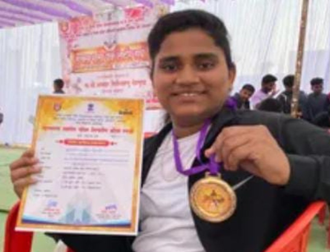 राज्यस्तरीय शालेय पॉवरलिफ्टिंग स्पर्धेत हेमांगी मेस्त्री प्रथम
