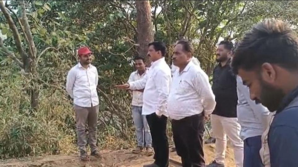 तिलारी घाटातील संरक्षण कठडा दुरुस्ती कामाचा आमदार शिवाजीराव पाटील यांनी घेतला आढावा