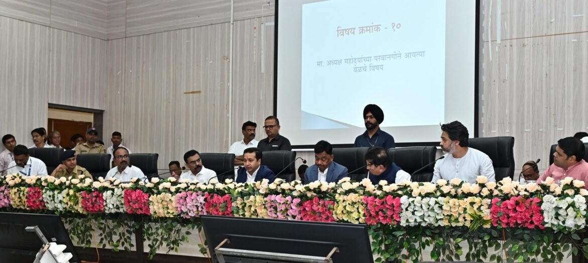 सिंधुदुर्ग जिल्हा विकसित आणि प्रगत जिल्हा बनविण्यासाठी सामूहिक जबाबदारी घेवून काम करूया