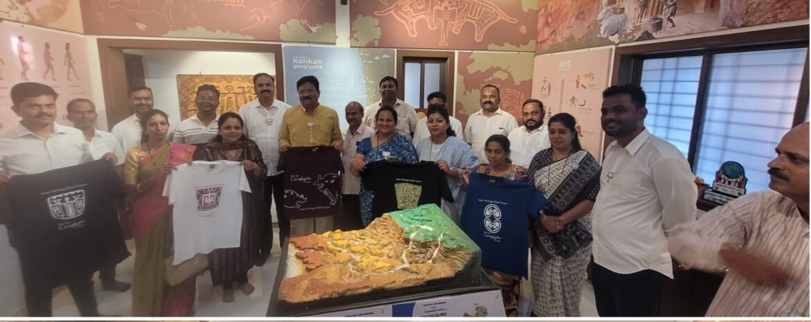 रवींद्रजी चव्हाण साहेब यांच्या स्वनिधीतून देण्यात आलेल्या अश्मयुगीन कातळशिल्प रेखांकित टीशर्ट चे अनावरण.