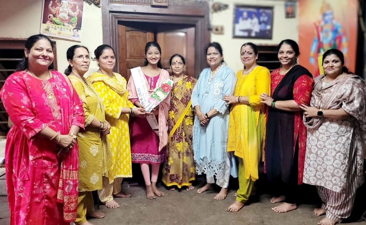 माॅडेलींग क्षेत्रात वेंगुर्लेचे नाव रोशन केल्याबद्दल कु.किरण मेस्त्री हीचा भाजपा महीला मोर्चाच्या वतीने सन्मान 