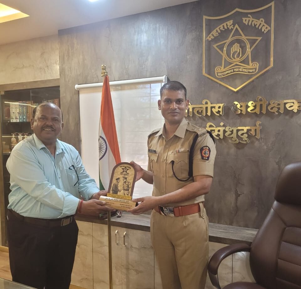 *सिंधुदुर्ग पोलीस अधीक्षक श्री सौरभकुमार अग्रवाल यांची ज्येष्ठ नागरिकांनी भेट घेऊन केला सत्कार*