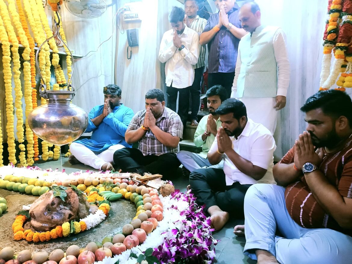महाशिवरात्री निमित्त श्री क्षेत्र कुणकेश्वर येथे मा. आम. वैभव नाईक यांनी घेतले दर्शन