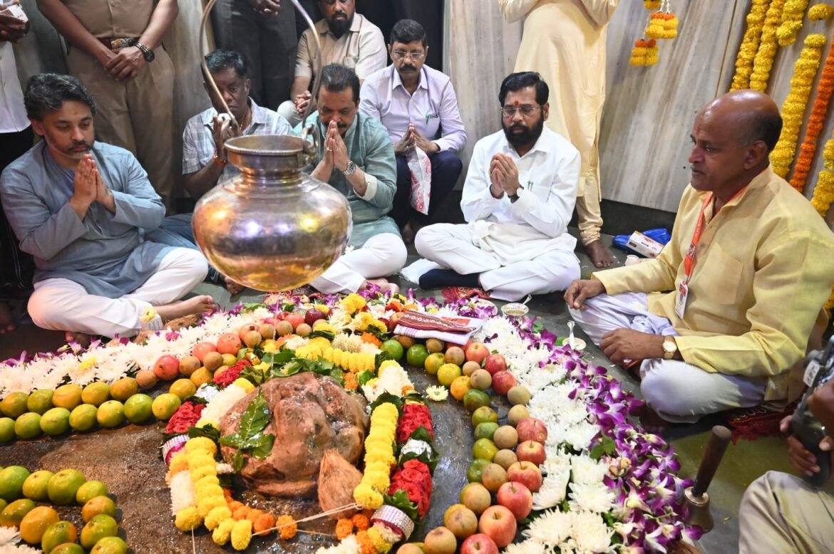उपमुख्यमंत्री एकनाथ शिंदे यांनी घेतले कुणकेश्वराचे दर्शन