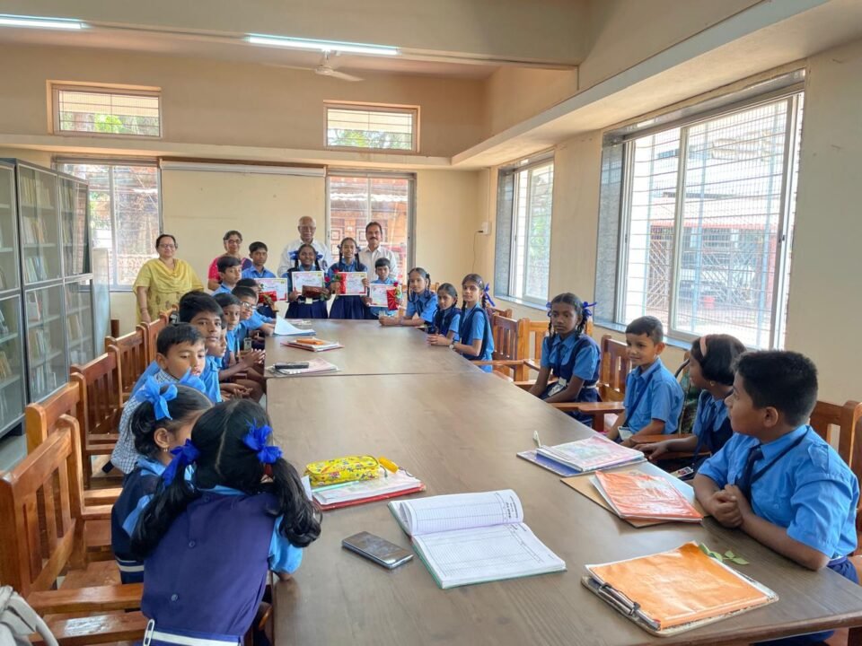 मराठी भाषा गौरव दिनानिमित्त कणकवली नगर वाचनालयाच्या वतीने घेण्यात आल्या स्पर्धा