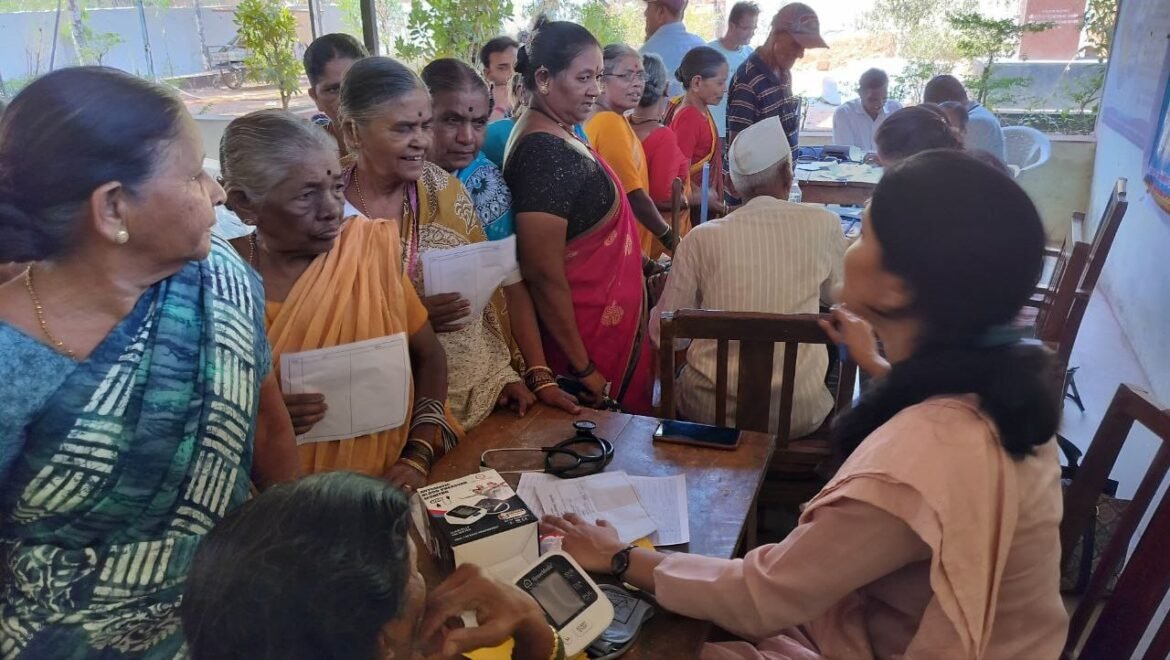 जागतिक महिला दिन व करूळ गावचे सुपुत्र माजी आमदार ए. पी. सावंत यांच्या जयंतीनिमित्त आरोग्य शिबिर संपन्न