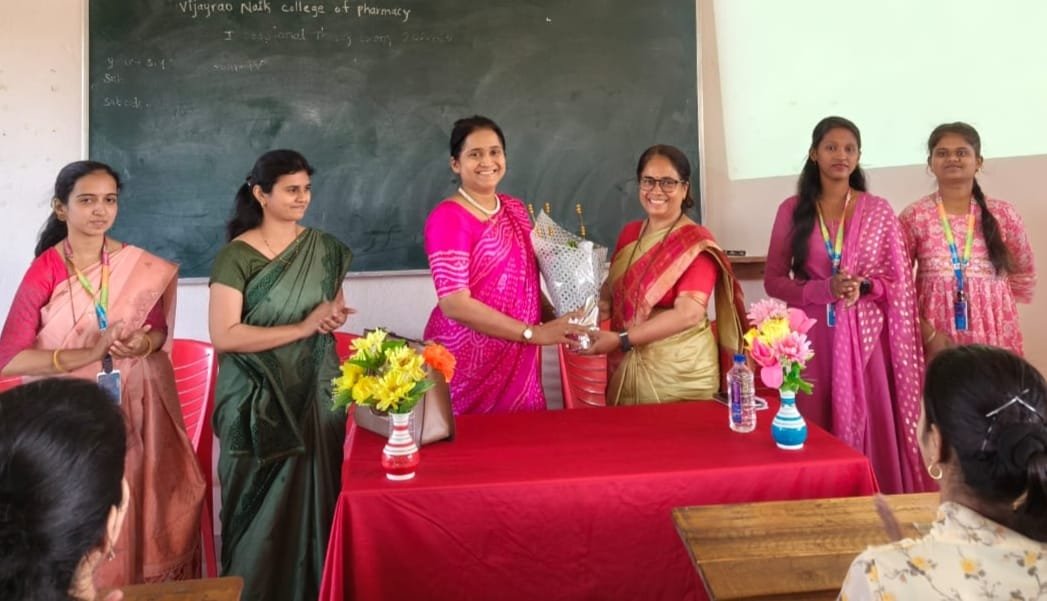 विजयराव नाईक कॉलेज ऑफ फार्मसीमध्ये आंतरराष्ट्रीय महिला दिन उत्साहात साजरा
