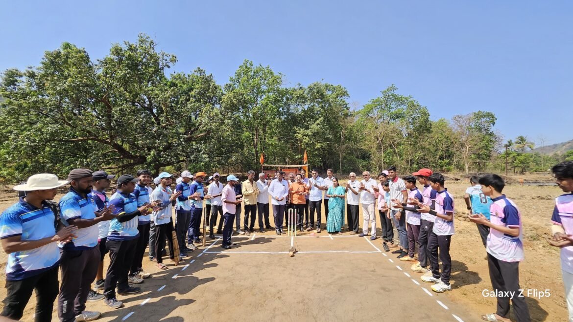 मा.आमदार वैभवजी नाईक यांच्या वाढदिवसानिमित्त युवासेनेच्यावतीने कुंभवडे येथे क्रिकेट स्पर्धेचे आयोजन