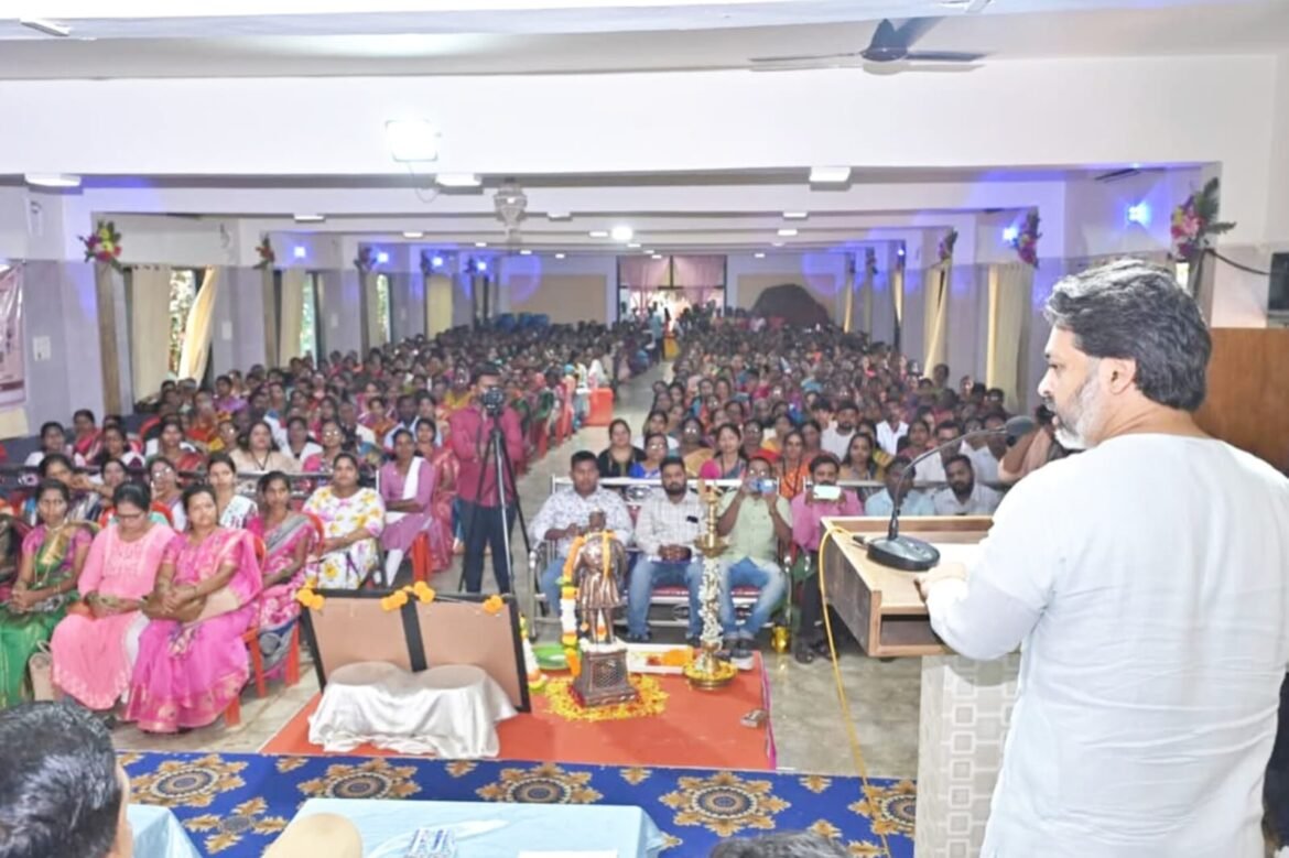माता भगिनींसह जनतेला अपेक्षित विकासकार्य करण्यासाठी सदैव तत्पर – आम. निलेश राणे