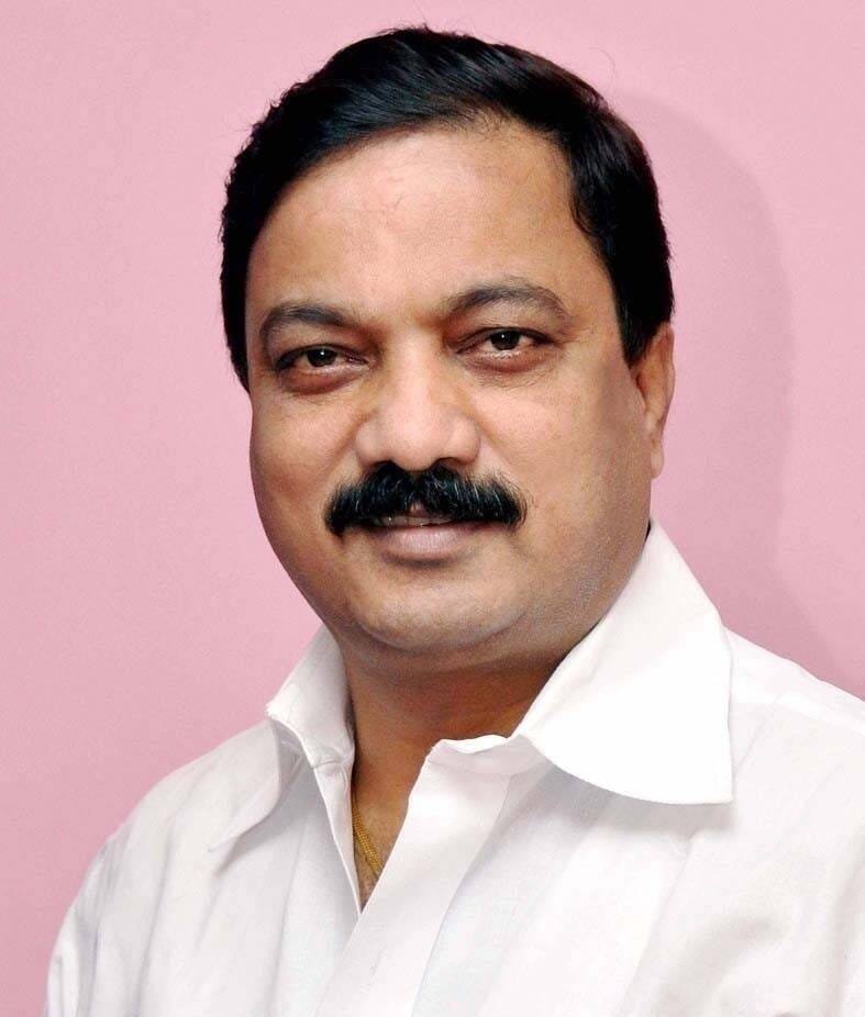 निधी अभावी जिल्ह्यातील विकासकामे रखडली – परशुराम उपरकर