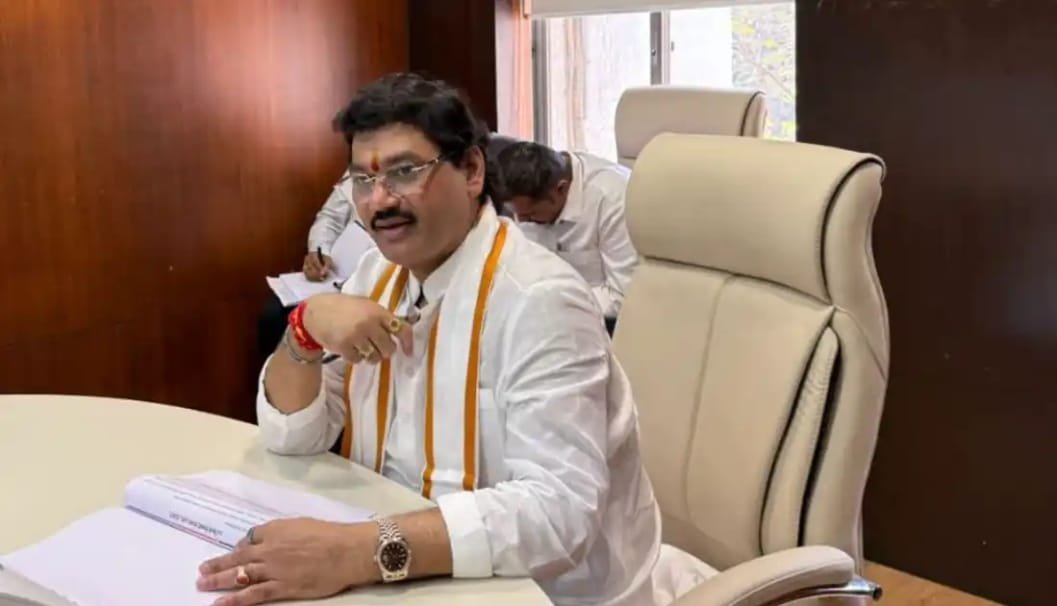 मंत्री  धनंजय मुंडे यांचा राजीनामा .. 
