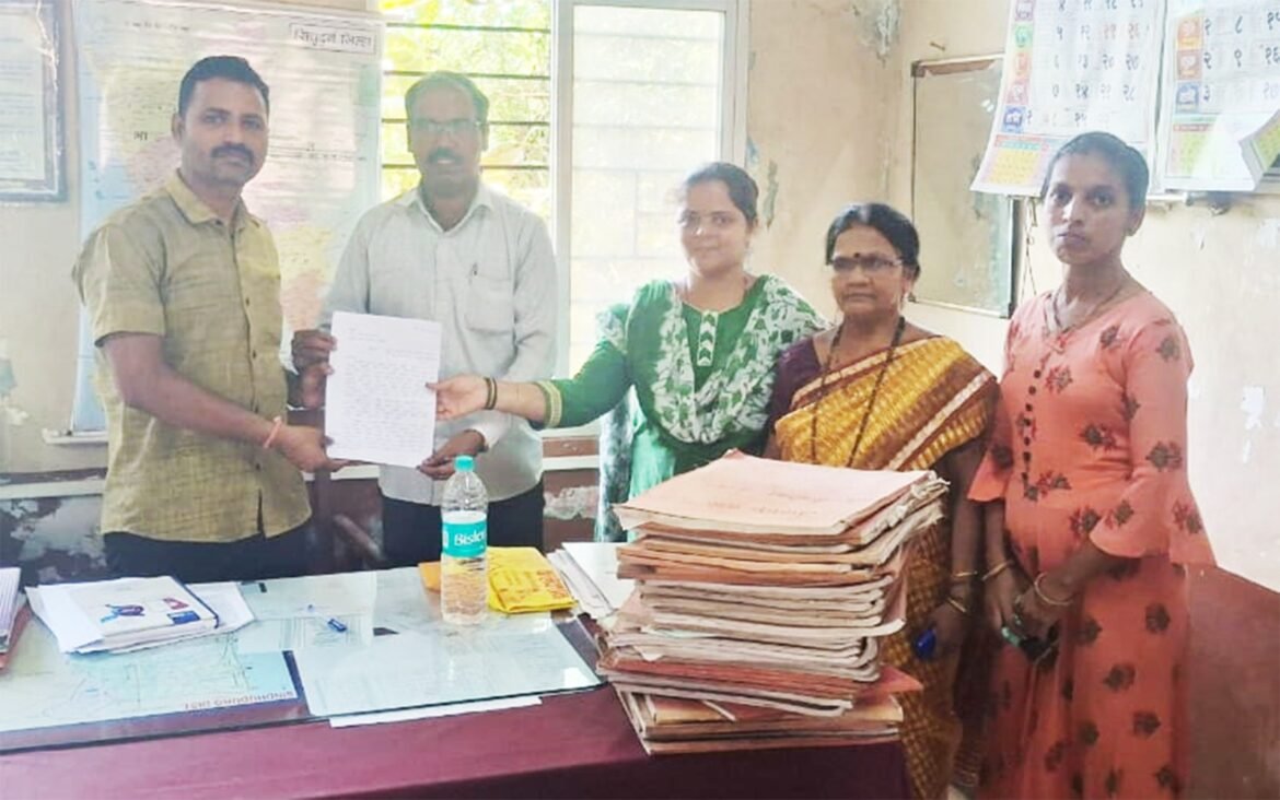 एसटी स्टॉप वगळल्याने प्रवाशांचे हाल
