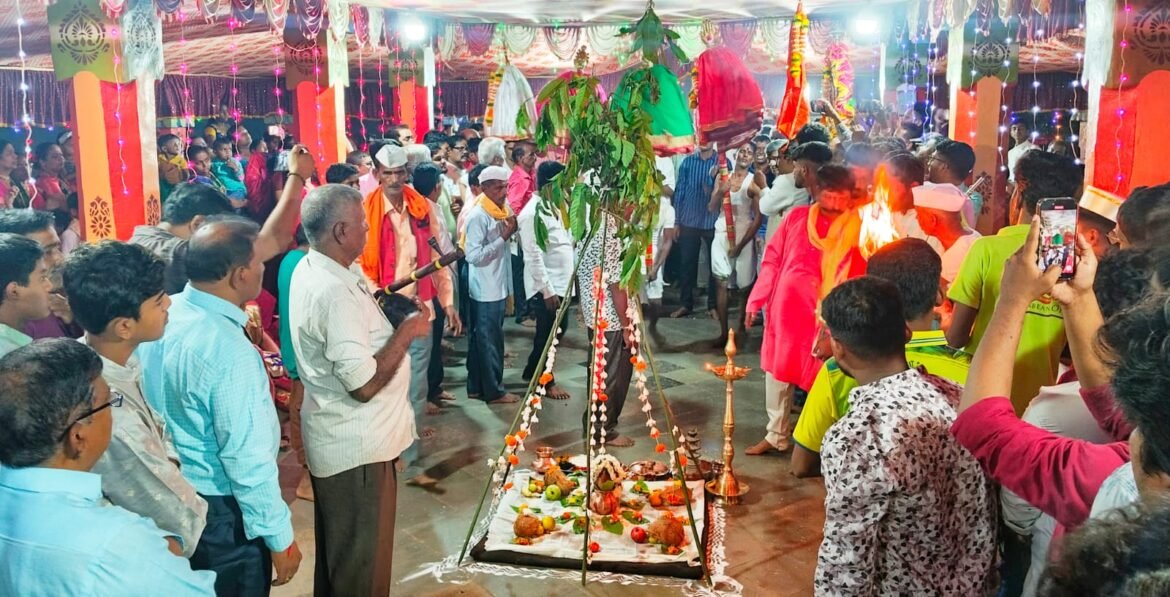 *डांगमोडे येथील रवळनाथ मंदिरात भवानी मातेचा गोंधळ हजारो भाविकांच्या उपस्थितीत मोठ्या उत्साहात संपन्न !*