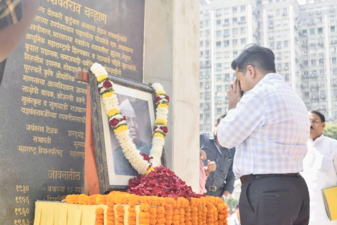 *मंत्री नितेश राणे यांनी विधानभवन येथे महाराष्ट्राचे पहिले मुख्यमंत्री यशवंतराव चव्हाण यांना वाहिली आदरांजली*