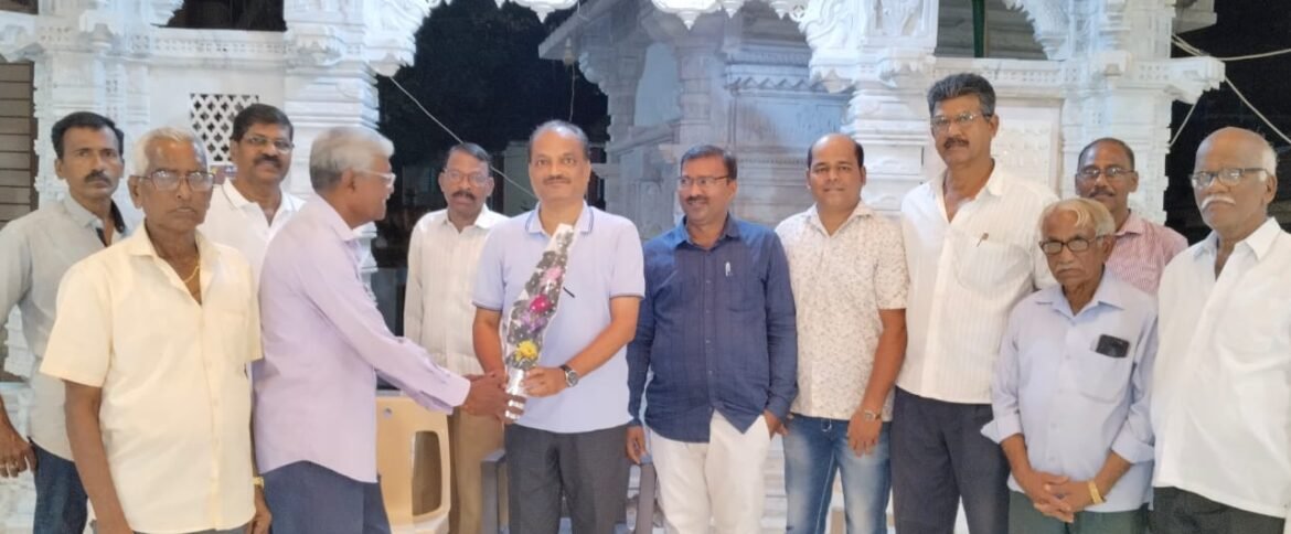 *मुख्य कार्यकारी अधिकारी रवींद्र खेबुडकर भराडी माते चरणी लीन…*.