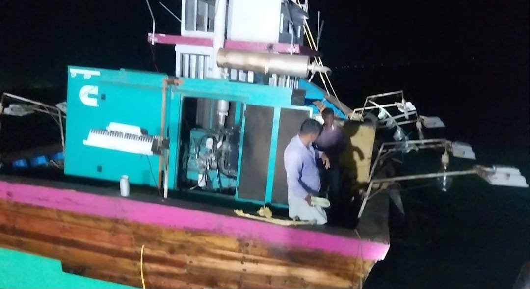*मिऱ्या समुद्रात LED लाईट वापरणाऱ्या नौकेवर कारवाई*