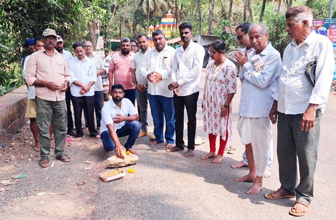 आरवलीतील श्रीदेव वेतोबा मंदिर समोरील पुलाचा बांधकामाचा गुढीपाडवा दिनी शुभारंभ