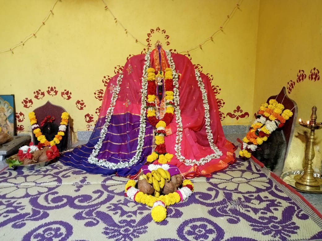 पिकुळे ; श्री देव पुरुचारी मंदिर येथे ३ मे ला श्री सत्यनारायण महापुजा ..