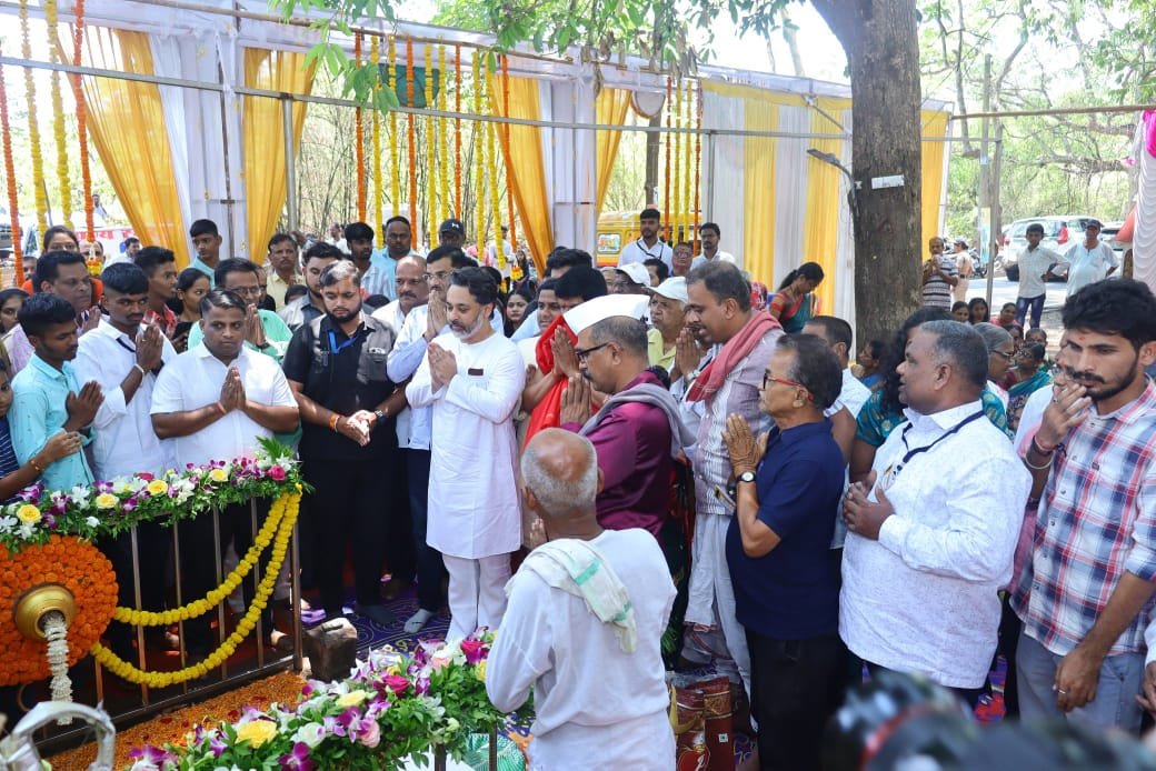 *श्री देव पाचोबा मित्र मंडळ डामरे यांनी श्रीराम नवमीनिमित्त आयोजित करण्यात आलेल्या कार्यक्रमाला मा. आमदार नीलेश राणे साहेब यांची  उपस्थितीती*
