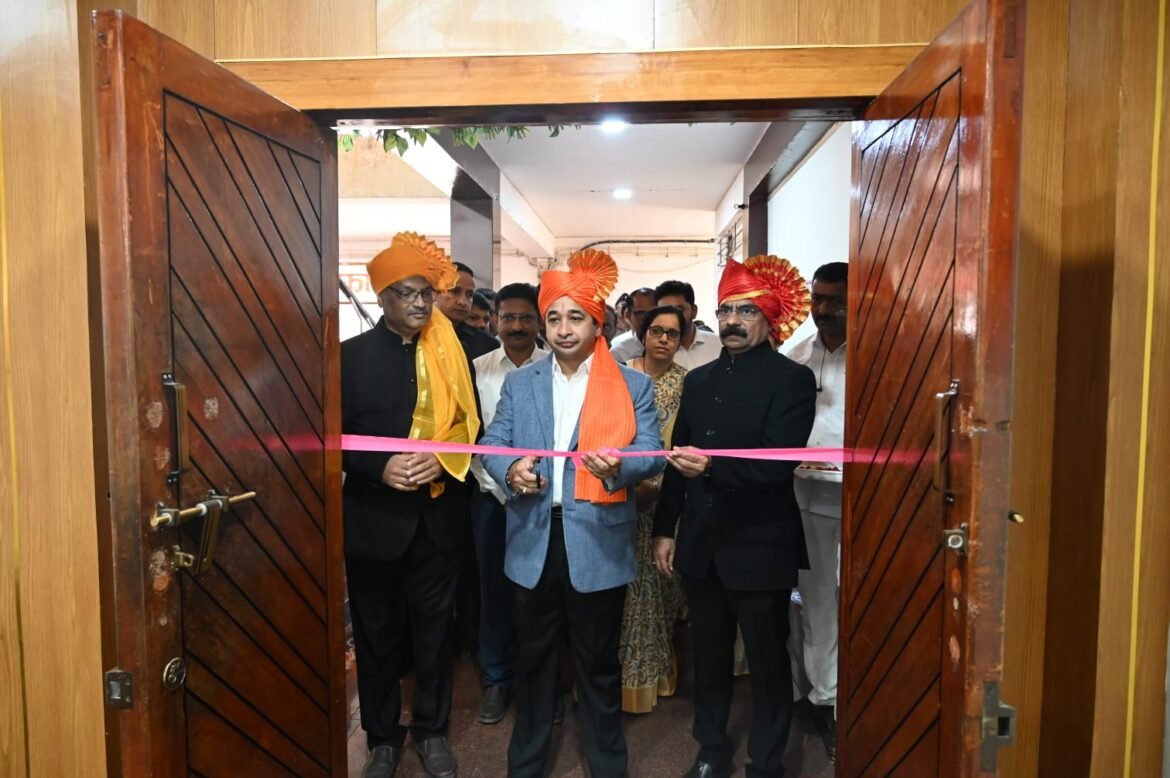 पालकमंत्र्यांच्या हस्ते मुख्यमंत्री वैद्यकीय सहायता निधी कक्षाचे उद्घाटन