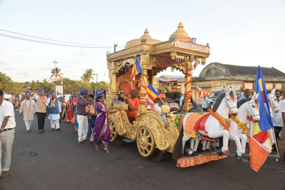 गिर्ये येथे भगवान गौतम बुद्ध यांच्या प्रतिमेची मिरवणूक व शोभायात्रा