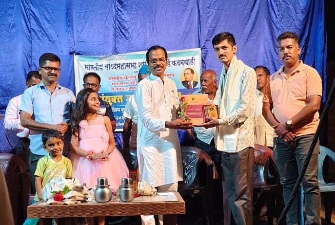 योग्य व्यक्तींचा योग्य सन्मान केला पाहिजे : जिल्हाध्यक्ष आनंद कासार्डेकर