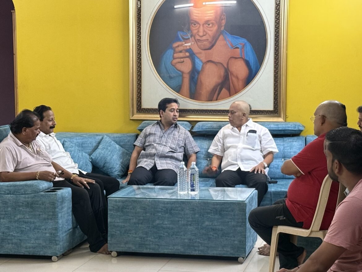 नाम. नितेश राणेंनी घेतली पारकर कुटुंबियांची भेट