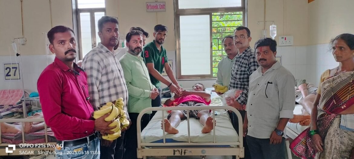 महाराष्ट्र नवनिर्माण सेनेचे नेते आणि मनसे विद्यार्थी सेनेचे नेते अमित ठाकरे आणि मनविसे सिंधुदुर्ग जिल्हा संपर्क अध्यक्ष ज्ञानेश्वर मोरे यांच्या वाढदिवसाचे औचित्य साधून उपजिल्हा रुग्णालयात फळ आणि बिस्कीट वाटप
