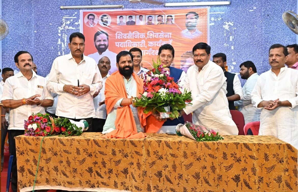 ओरोस येथे शिवसेनेची जिल्हास्तरीय आढावा व मार्गदर्शन बैठक पार पडली