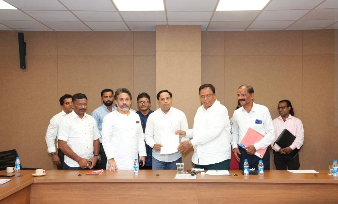 दशावतारी कलाकारांच्या प्रश्नांवर आमदार निलेश राणे यांच्या पुढाकाराने संस्कृतीक मंत्री आशिष शेलार यांच्या अध्यक्षतेखाली विशेष बैठक संपन्न