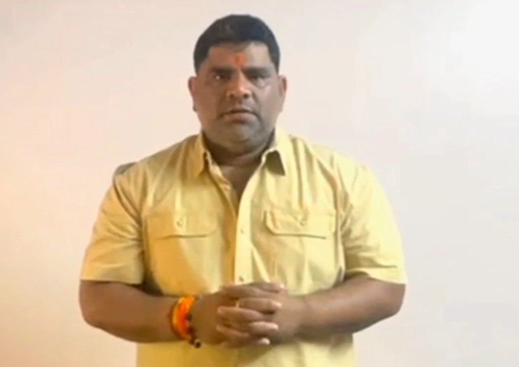 स्वतः जिल्ह्याचा आका होण्यासाठी राणेंनी रवींद्र चव्हाण यांना पद्धतशीरपणे बाजूला केले*