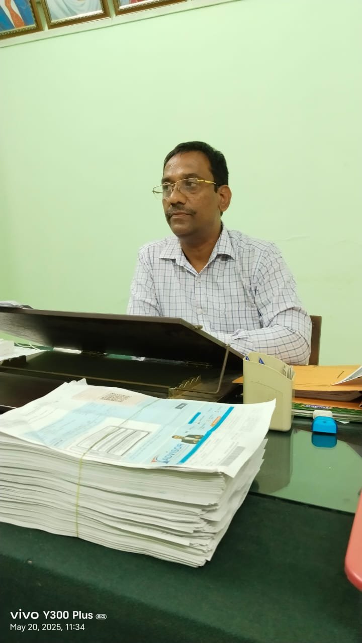 *५ हजार रुपयाची लाच घेताना कुडाळ महावितरण कार्यालयाचे कार्यकारी अभियंता विजय जाधव यांना प्रतिबंधक विभागाने पकडले..*