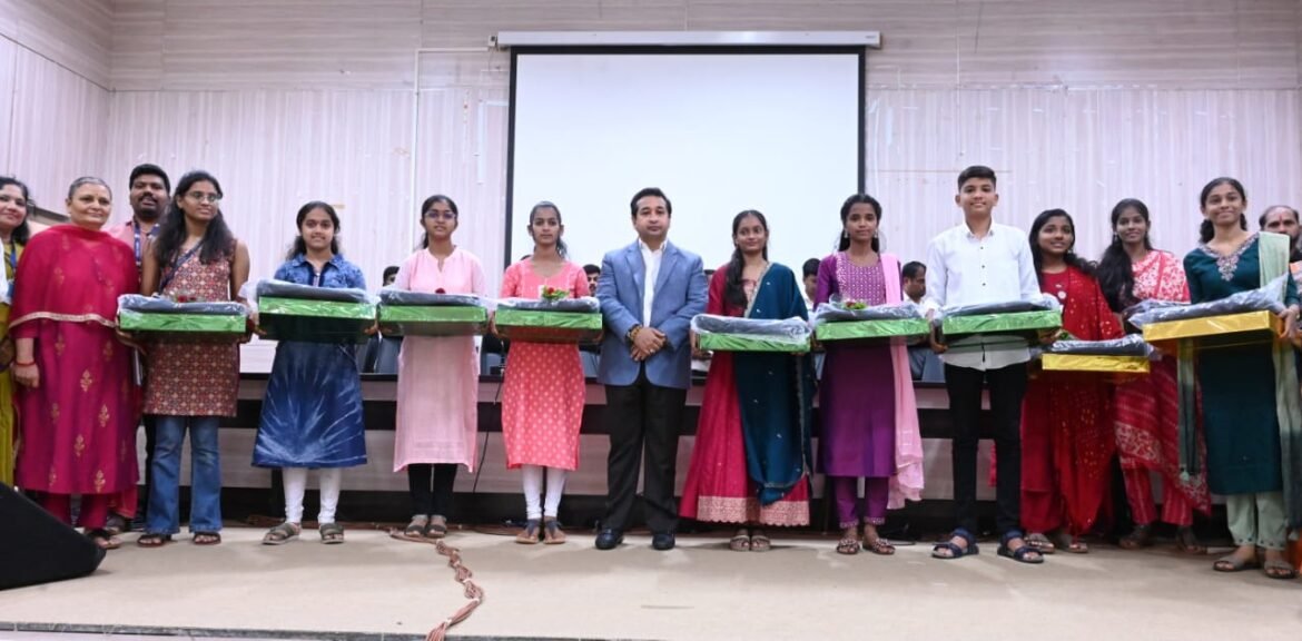 सिंधुदुर्गातील जनतेचे दरडोई उत्पन्न वाढविणारा विकास करण्यासाठी सरकारचा पुढाकार : मंत्री नितेश राणे