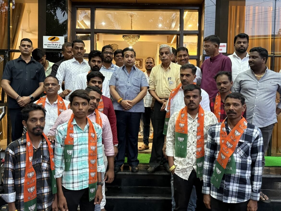 मोंड परिसरातील युवकांचा पालकमंत्री नितेश राणे यांच्या हस्ते भाजपमध्ये उत्स्फूर्त प्रवेश