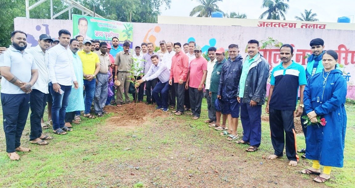 *शहराला नवी दिशा देण्यासाठी प्रयत्न करणार-सचिन वालावलकर*