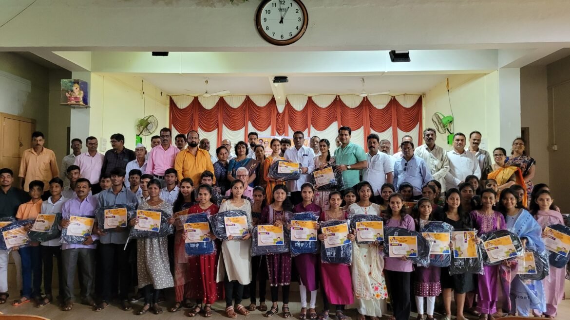 विद्यार्थ्यांनी करिअरच्या वाटेवर चालताना भविष्यातील ध्येय, धोरण निश्चित करून शैक्षणिक वाटचाल केली पाहिजे – सतीश सावंत