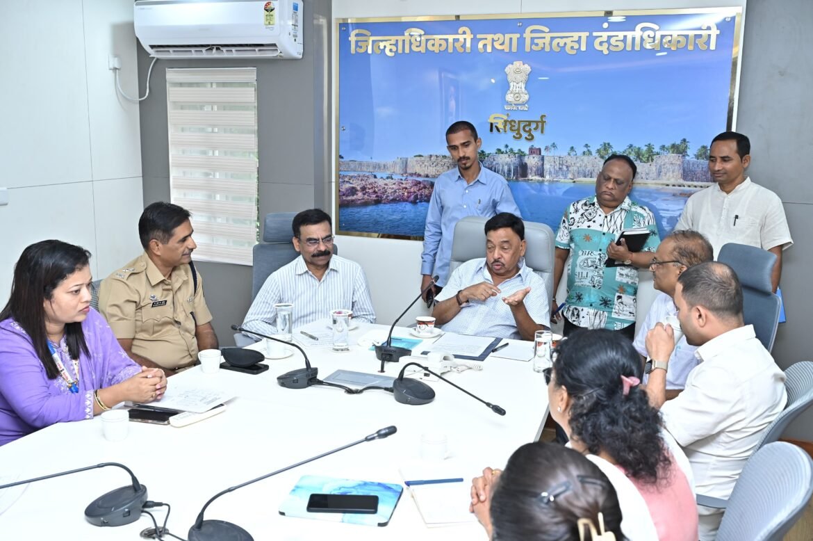 जिल्ह्यातील साकवांची आणि रस्त्यांची तात्काळ दुरूस्ती करा