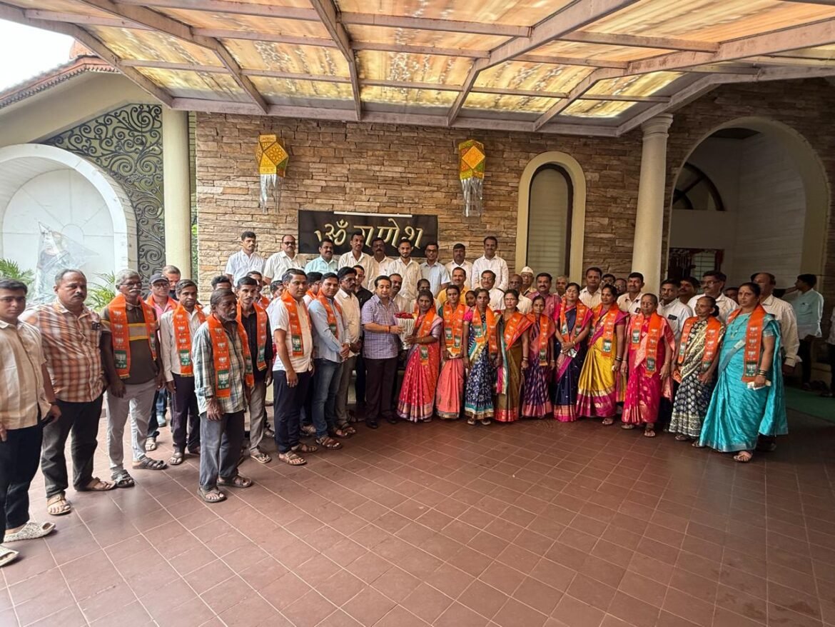 पालकमंत्री ना. नितेश राणे यांच्या उपस्थितीत उबाठाच्या वाघेरी गावच्या सरपंच अनुजा राणे यांच्यासह असंख्य पदाधिकारी व कार्यकर्त्यांचा भाजपमध्ये प्रवेश