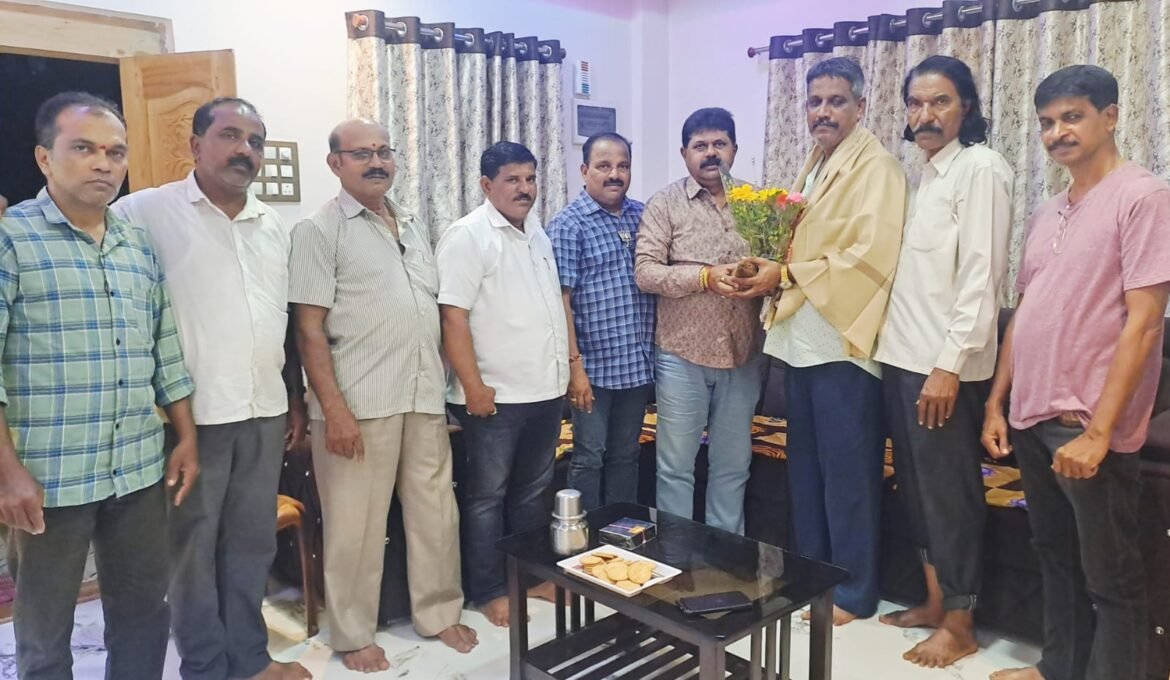 कारगिल विजय दिनाच्या निमीत्ताने वेंगुर्लेत भाजपच्या वतीने तीन माजी सैनिकांचा घरी जाऊन सत्कार*