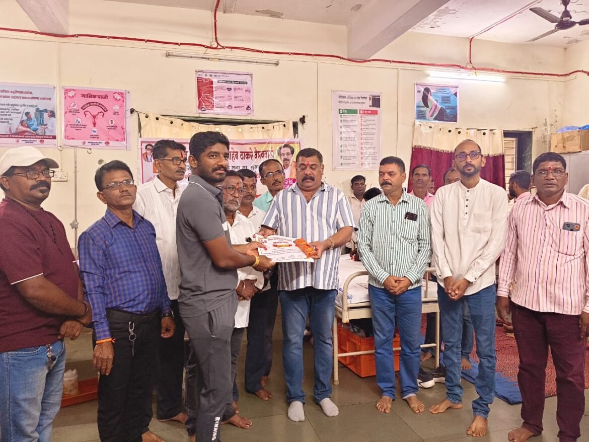 शिवसेना उबाठा पक्षप्रमुख उद्धव बाळासाहेब ठाकरे यांचा वाढदिवसानिमित्त ग्रामीण रुग्णालयात फळे व बिस्किटे वाटप व रक्तदान शिबिर संपन्न