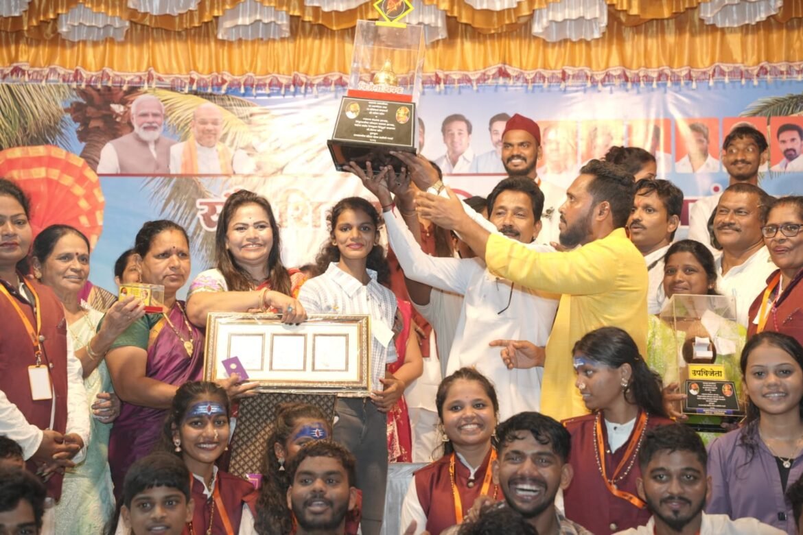 कोकणातील सर्वात मोठ्या राज्यस्तरीय सौ. शिल्पा यतीन खोत मित्रमंडळाच्या नारळ लढवणे स्पर्धेचे उदघाटन आमदार निलेश राणे यांच्या हस्ते संपन्न*