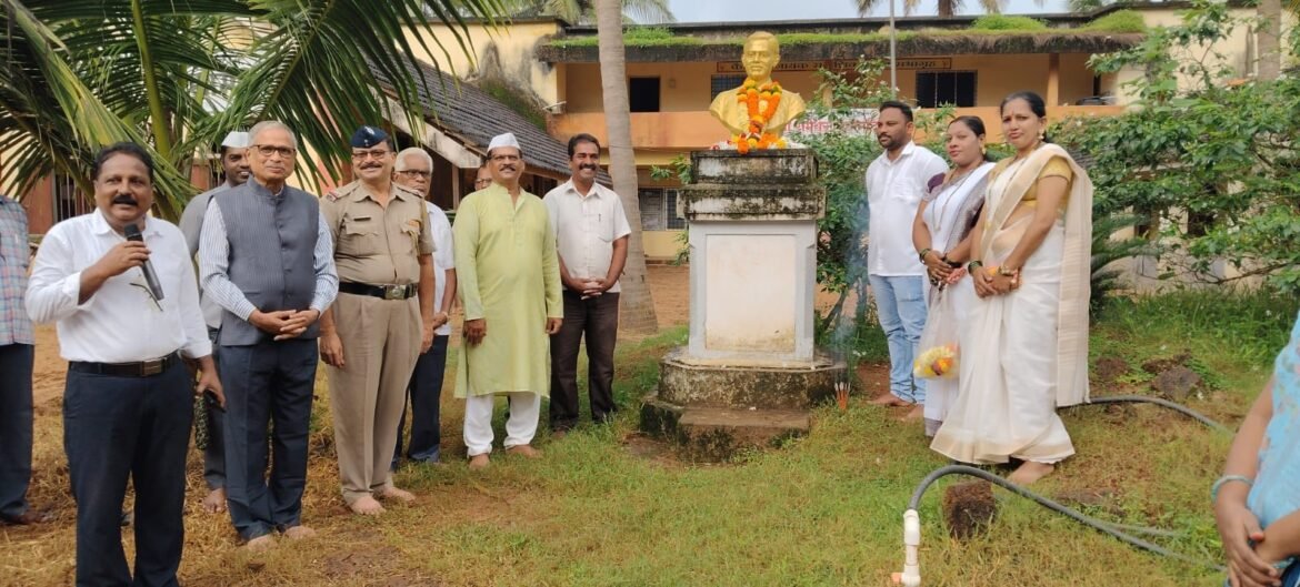 क्रांती वीर दत्ताराम भाऊ कोयंडे यांच्या स्मृती चिरंतर राहण्यासाठी आचरे गावच्या मुख्य रस्त्याला हुतात्मा कोयंडे यांचे नाव द्या –; सुरेश ठाकूर*