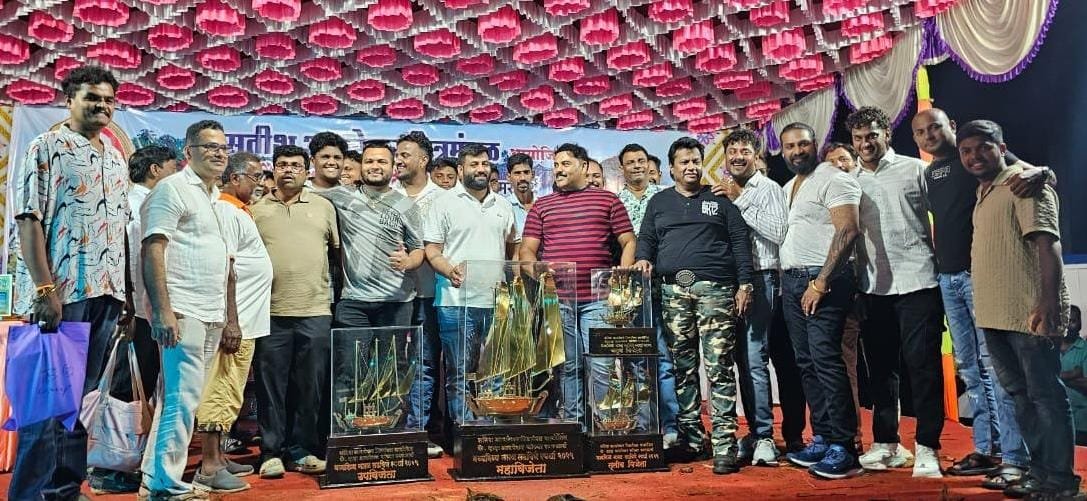 कै. दादा आचरेकर स्मरणार्थ भव्यदिव्य राज्यस्तरीय नारळ लढविणे स्पर्धेमध्ये अंतिम सामन्यात शैलेश नाईक यांचा विजय