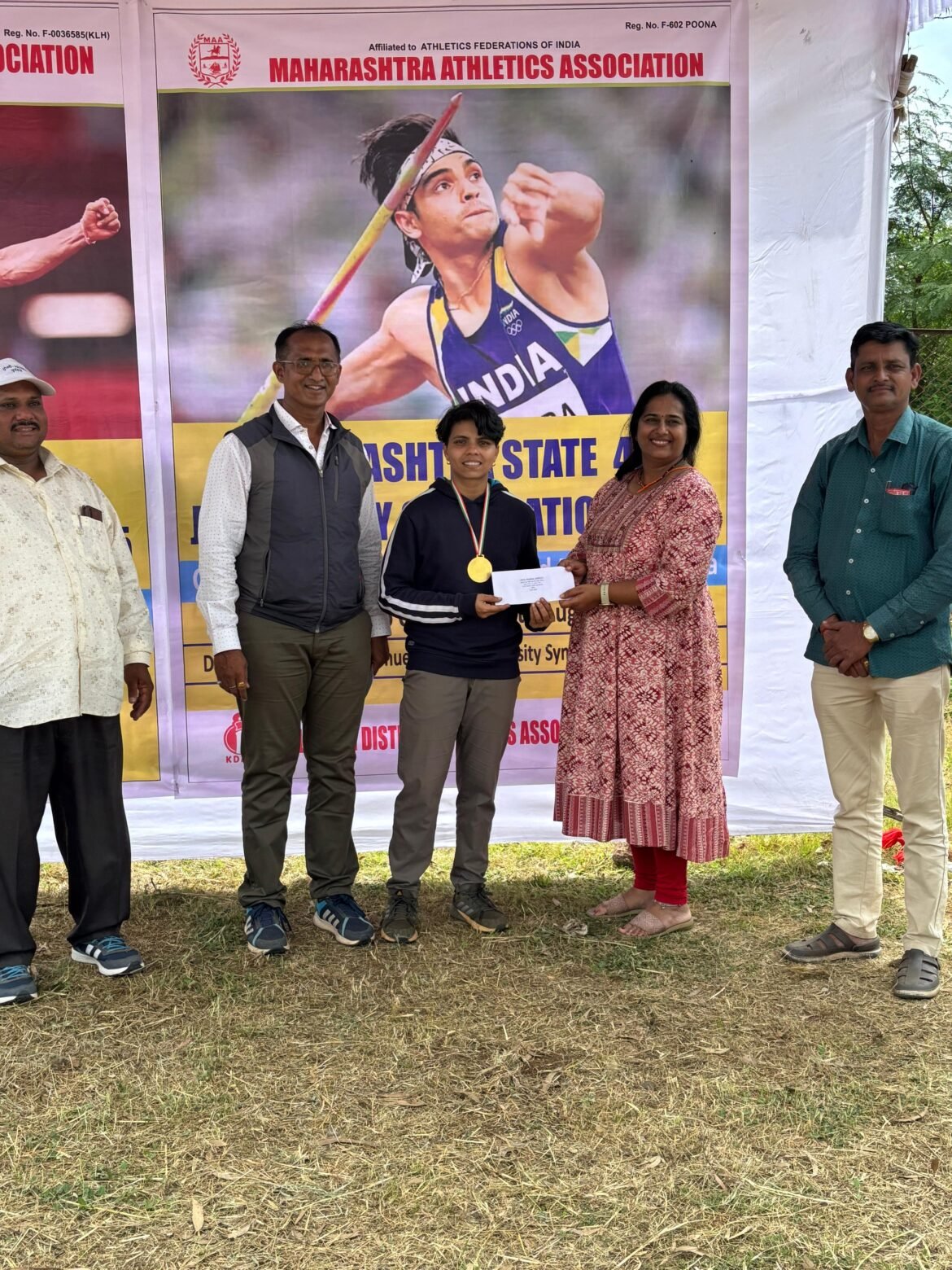कोल्हापूर येथील राज्यस्तरीय भालाफेक स्पर्धेत सिंधुदुर्गकन्या प्रतिक्षा सराफदार सुर्व‌पदकाच्या मानकरी