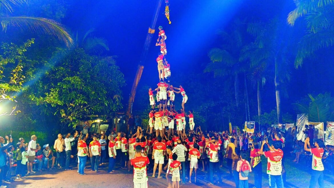 राजापूरच्या वरचीपेठ गोविंदा पथकाने फोडली 55 हजाराची दहीहंडी !*