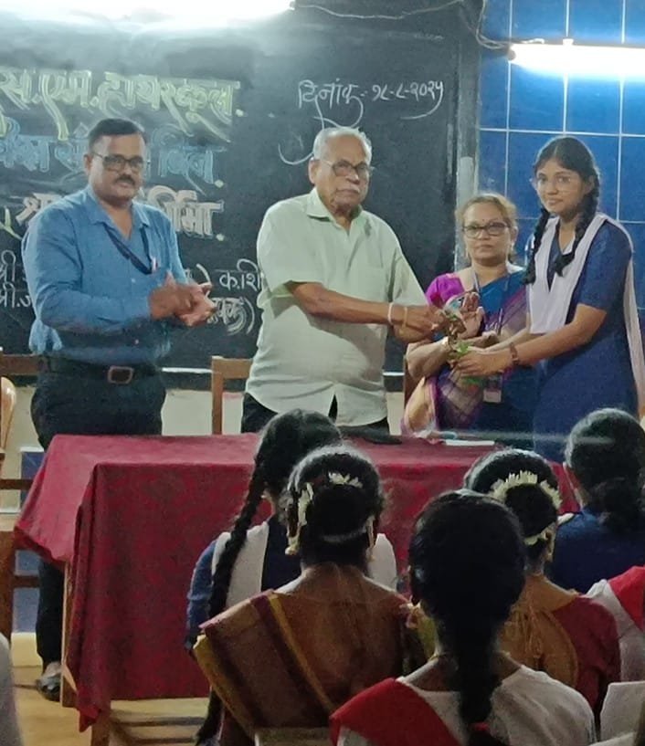 एस.एम.प्रशालेत संस्कृत दिन उत्साहात संपन्न