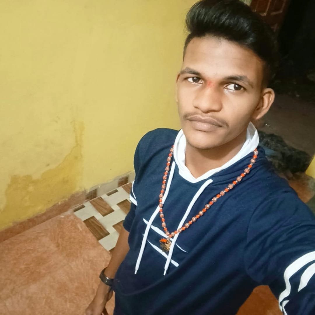 हरिष लक्ष्मण नाईक यांचा “उठ महाराष्ट्रकरा जागे जाया”..या कवितेला उत्कृष्ट पुरस्कार देण्यात आला.